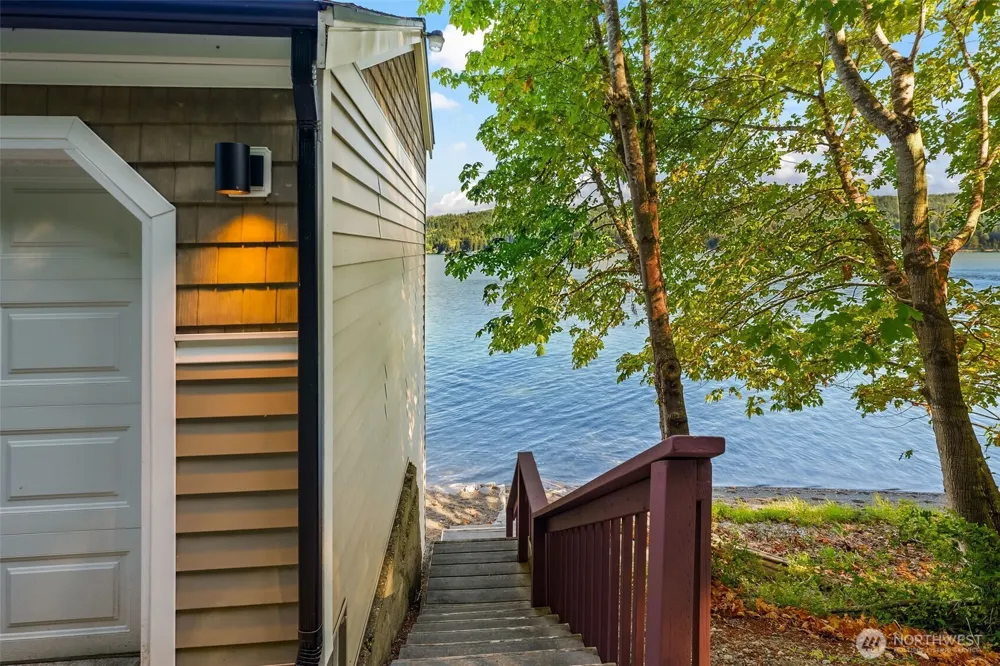 11711 NE North Shore Road Belfair, WA 98528