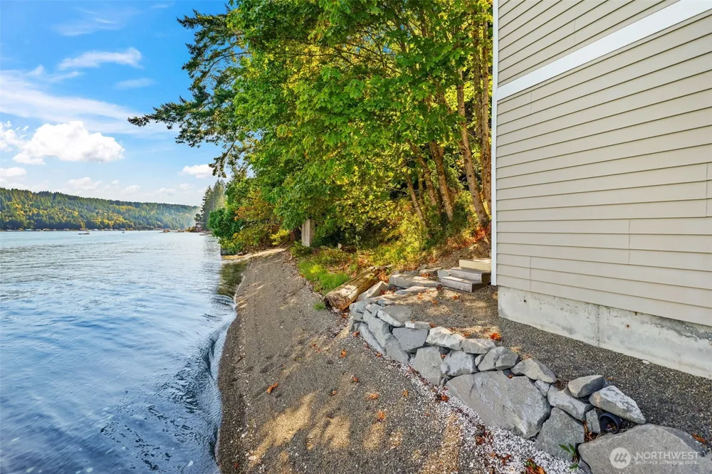 11711 NE North Shore Road Belfair, WA 98528