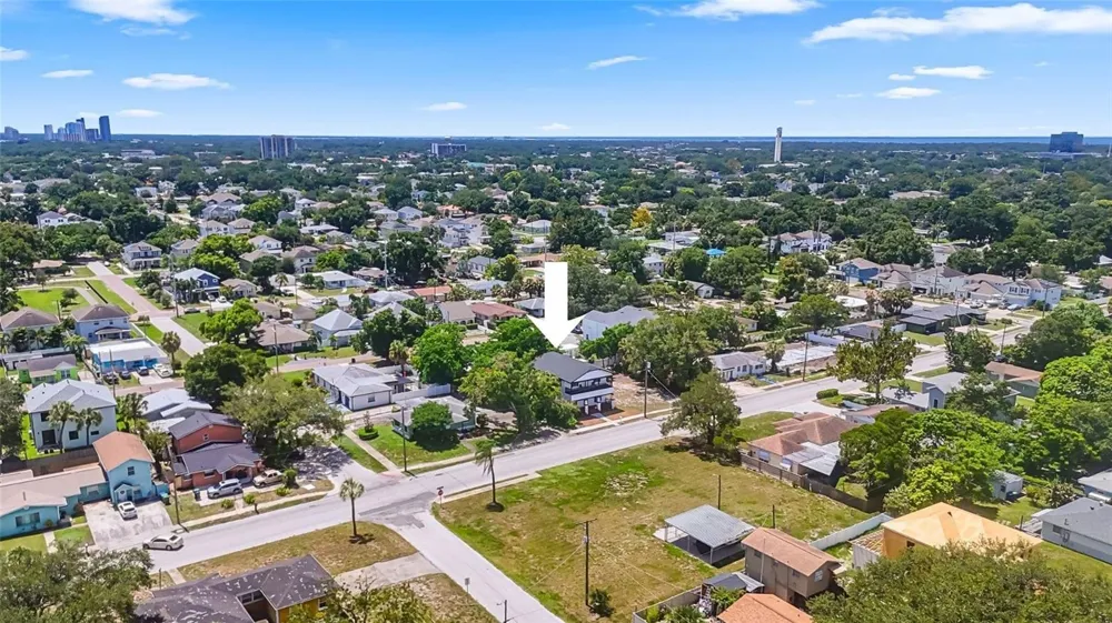 2610 W CYPRESS STREET Tampa, FL 33609