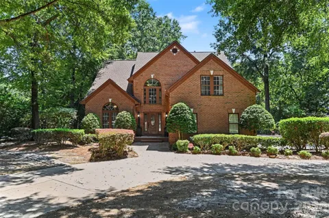 5625 Weddington Road
