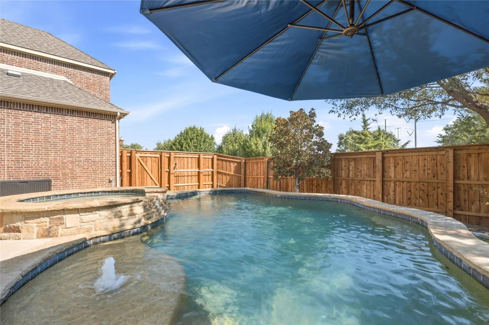 7124 Comal Drive Irving, TX 75039