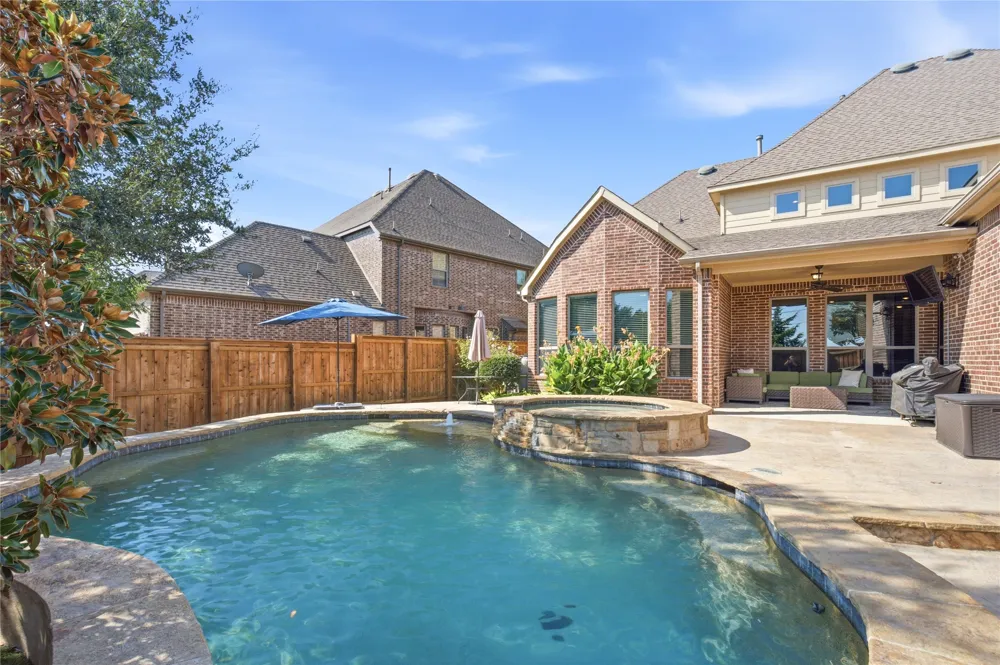 7124 Comal Drive Irving, TX 75039