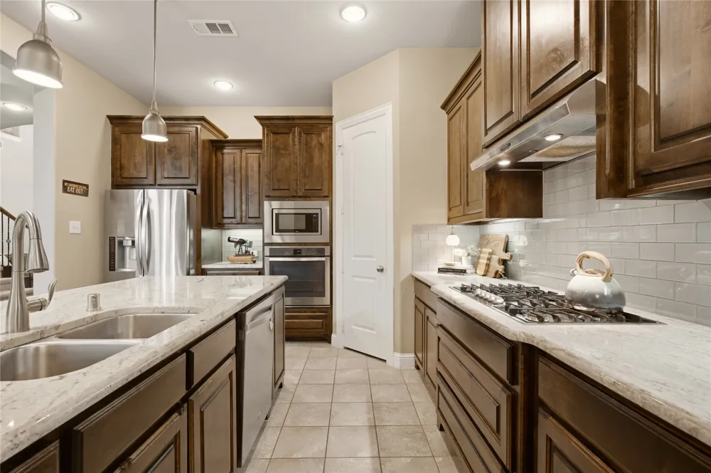 7124 Comal Drive Irving, TX 75039