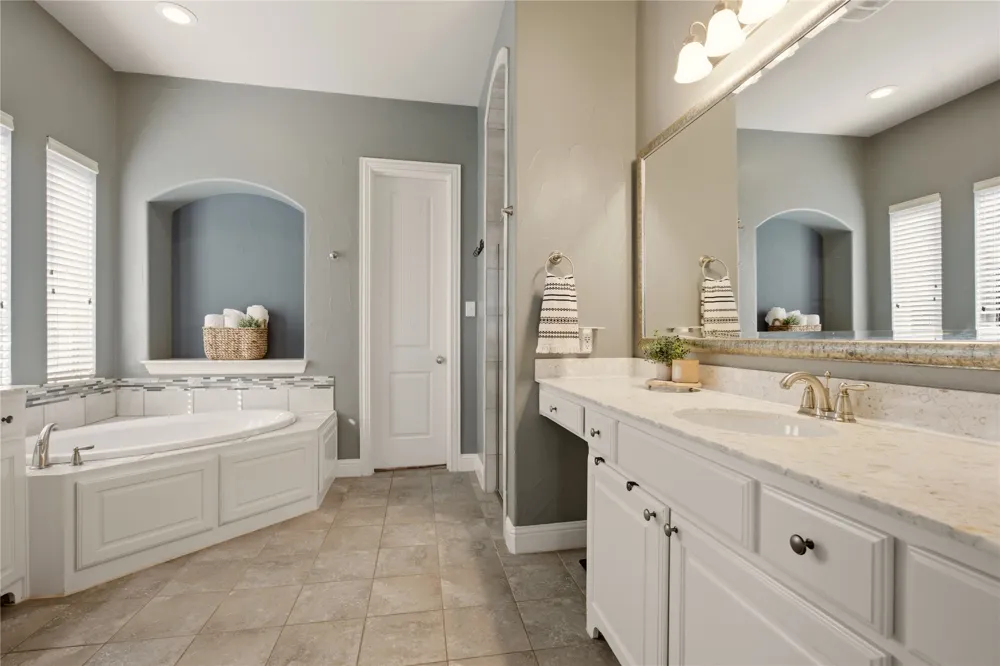 7124 Comal Drive Irving, TX 75039