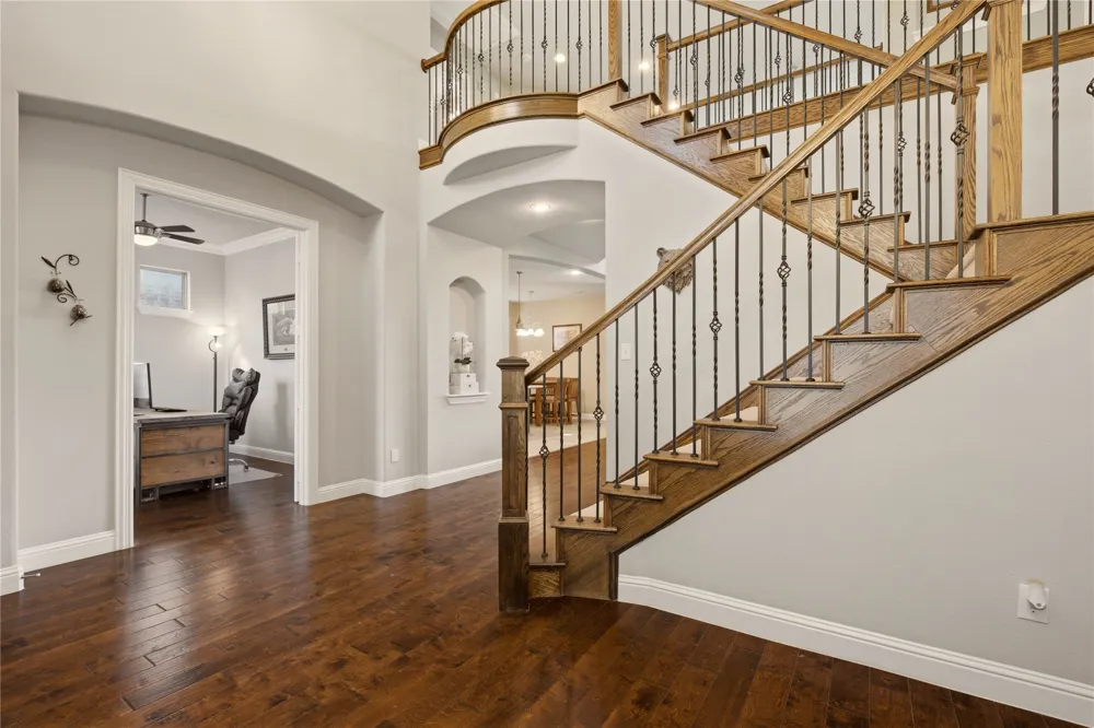 7124 Comal Drive Irving, TX 75039