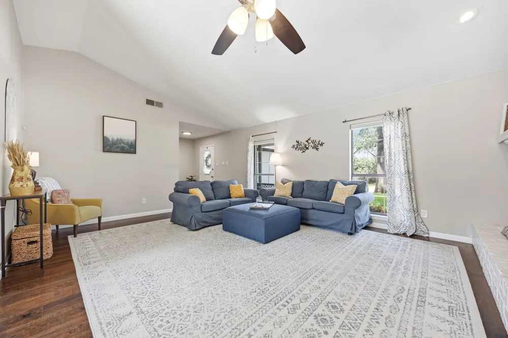 408 Thorn Wood Drive Euless, TX 76039