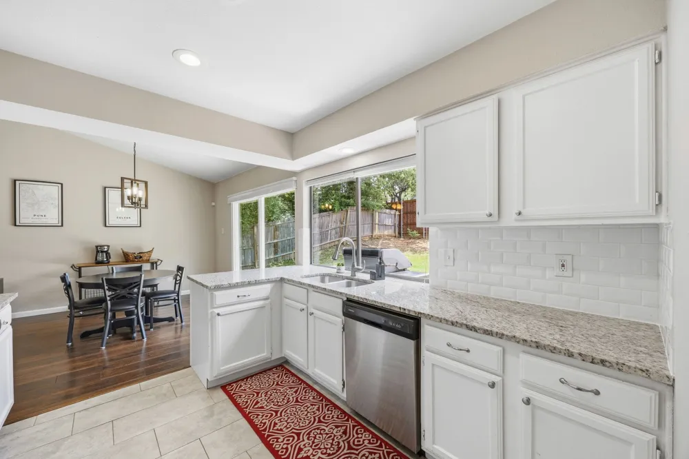 408 Thorn Wood Drive Euless, TX 76039
