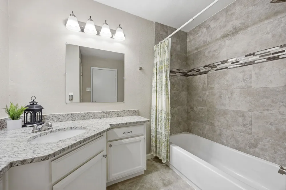 408 Thorn Wood Drive Euless, TX 76039