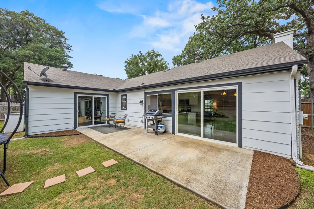 408 Thorn Wood Drive Euless, TX 76039