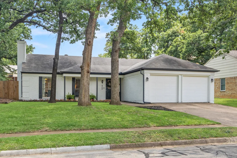 408 Thorn Wood Drive Euless, TX 76039