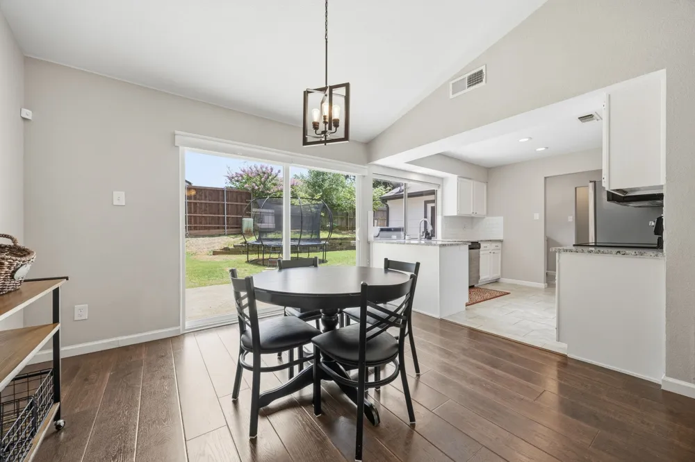 408 Thorn Wood Drive Euless, TX 76039