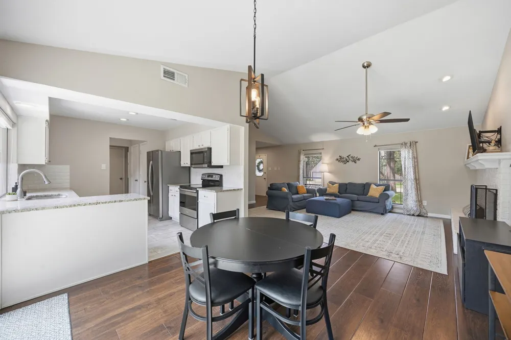 408 Thorn Wood Drive Euless, TX 76039