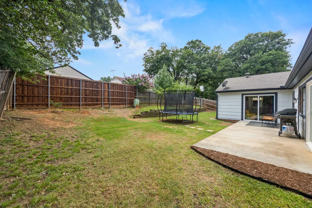 408 Thorn Wood Drive Euless, TX 76039