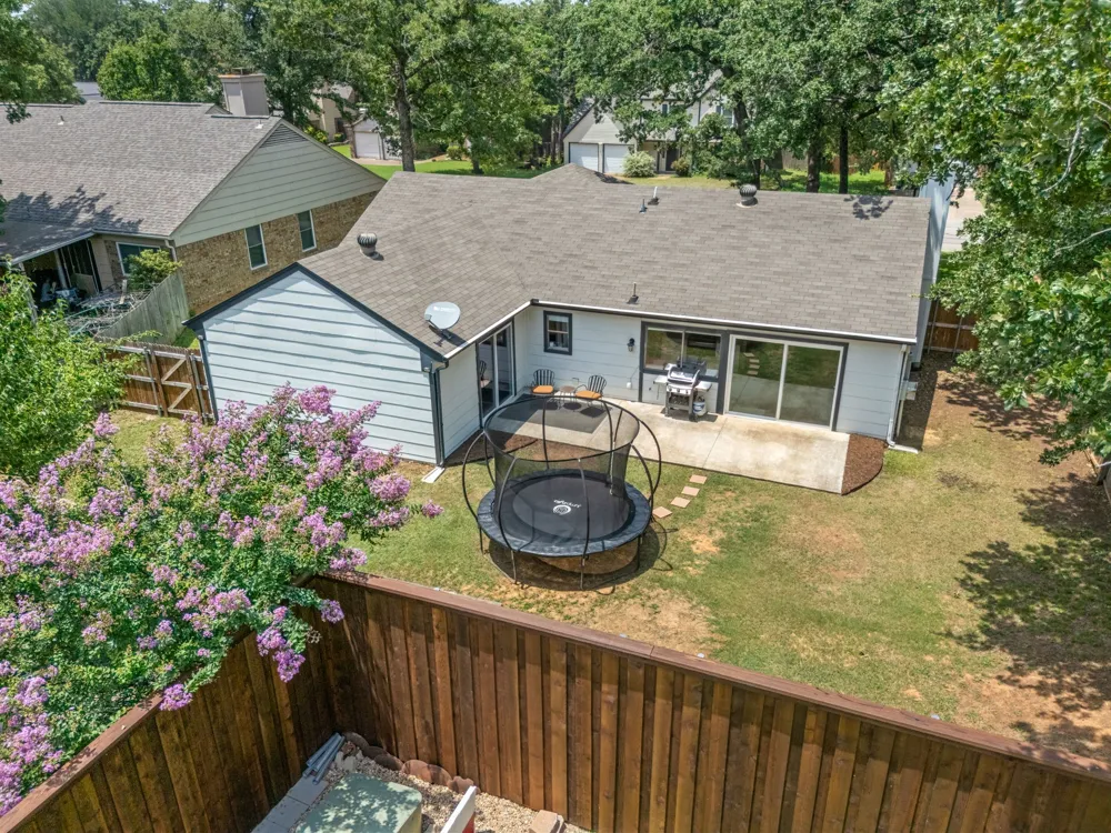 408 Thorn Wood Drive Euless, TX 76039
