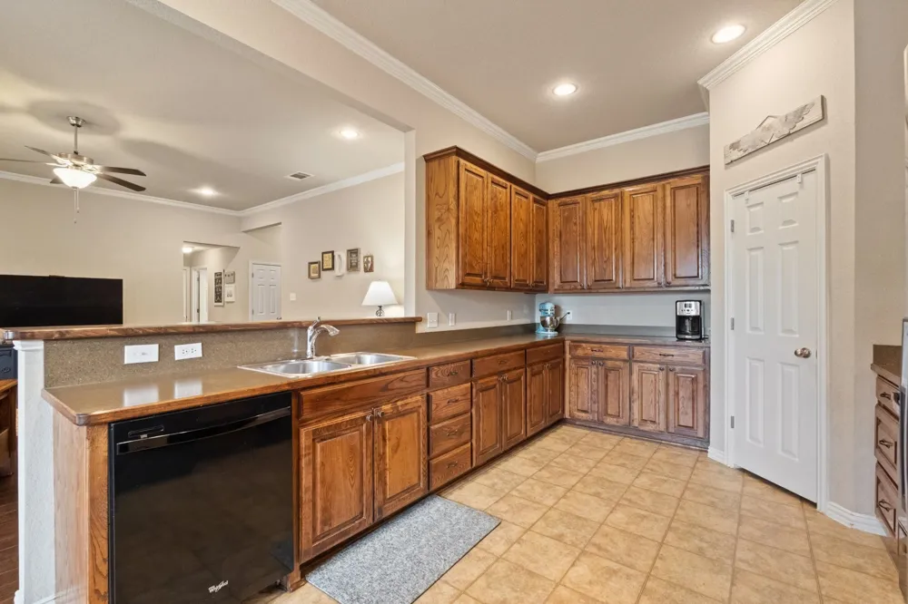 609 Jeffdale Drive Burleson, TX 76028