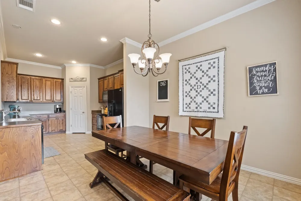 609 Jeffdale Drive Burleson, TX 76028