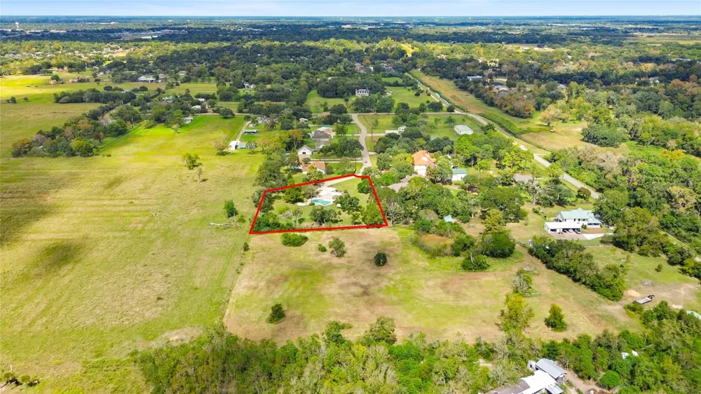 4003 Country Trails Street Alvin, TX 77511