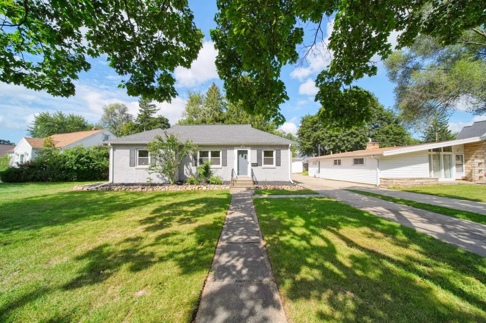744 Briarcliff Road Jackson, MI 49203