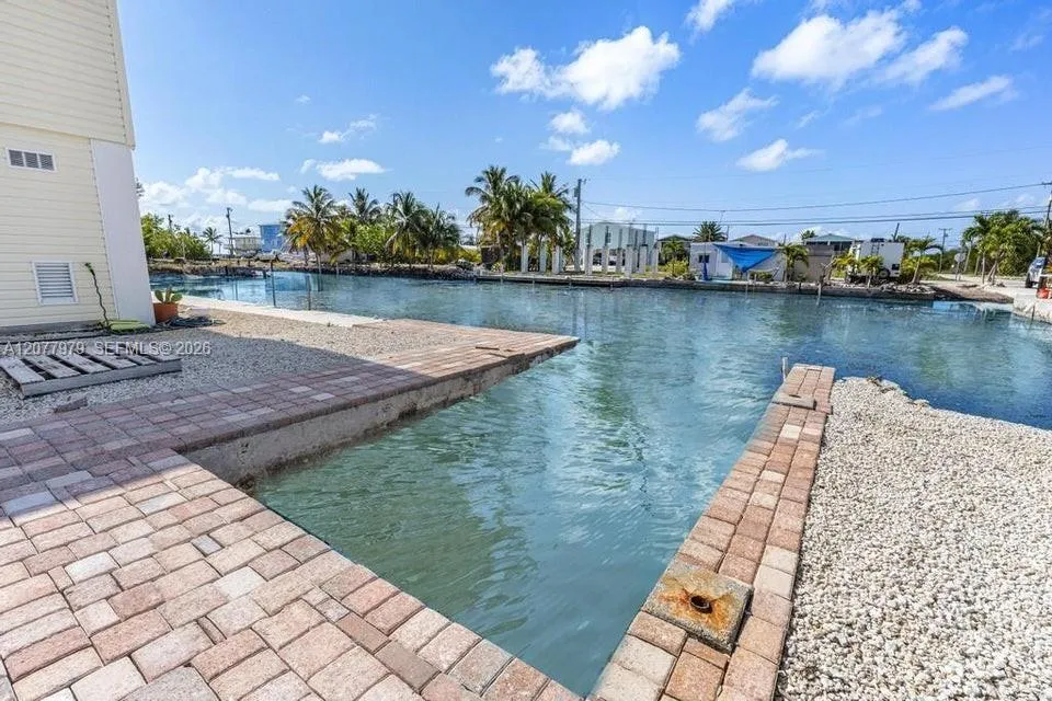 31490 Avenue F Big Pine, FL 33043