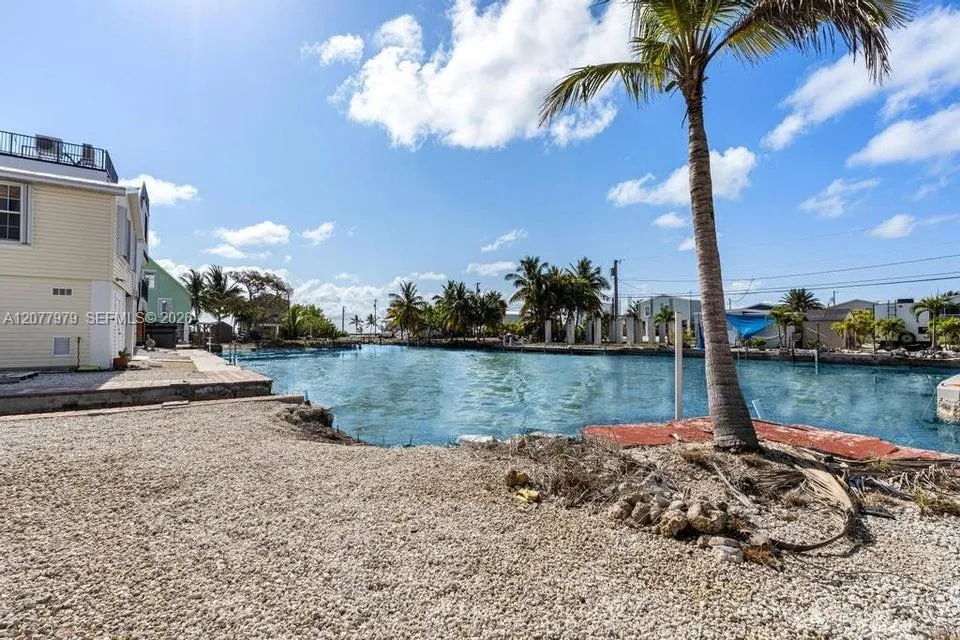 31490 Avenue F Big Pine, FL 33043