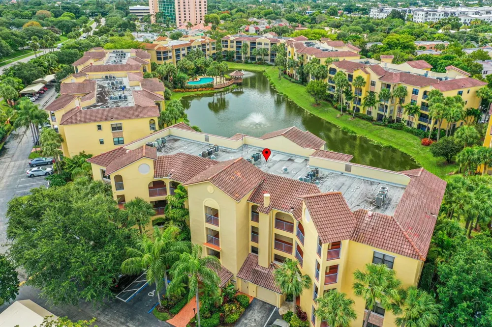 200 UNO LAGO DRIVE #405 Juno Beach, FL 33408