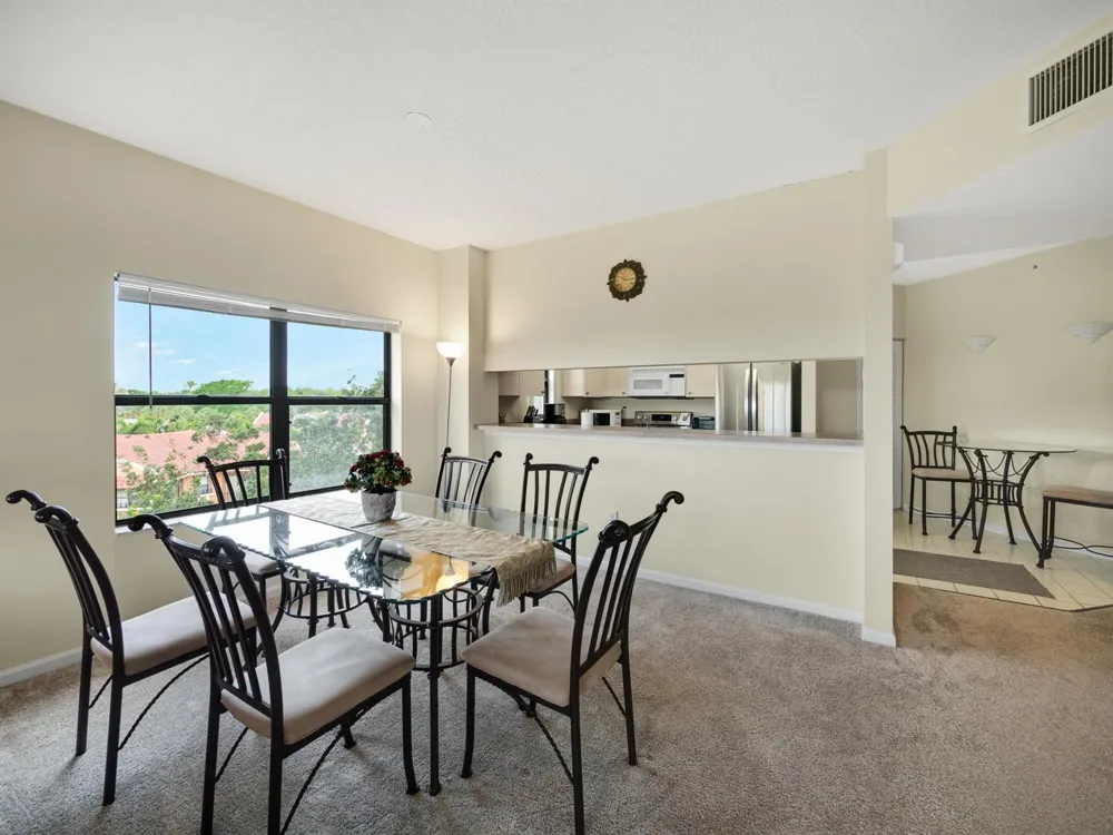 200 UNO LAGO DRIVE #405 Juno Beach, FL 33408