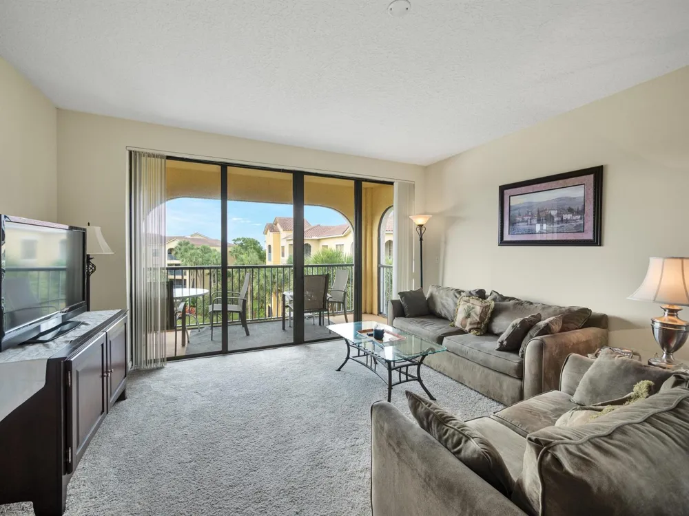 200 UNO LAGO DRIVE #405 Juno Beach, FL 33408