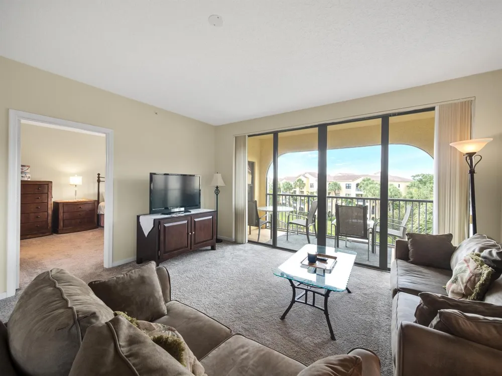 200 UNO LAGO DRIVE #405 Juno Beach, FL 33408