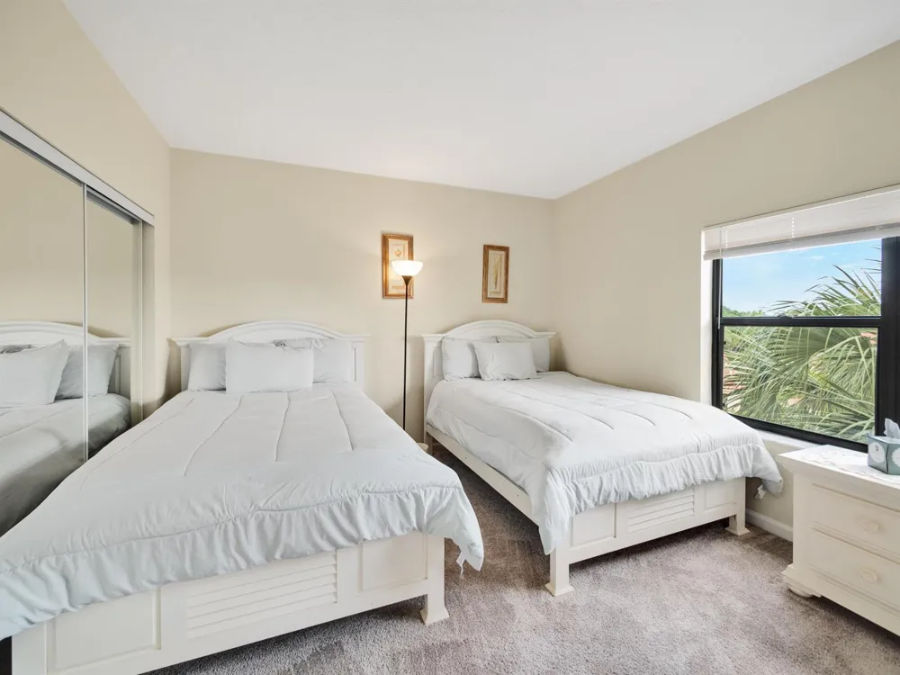 200 UNO LAGO DRIVE #405 Juno Beach, FL 33408