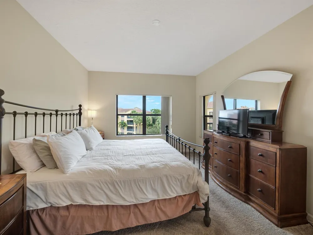 200 UNO LAGO DRIVE #405 Juno Beach, FL 33408
