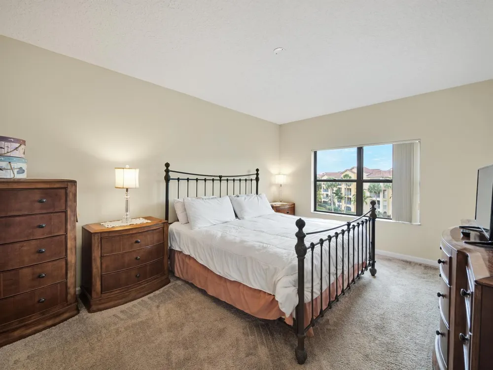 200 UNO LAGO DRIVE #405 Juno Beach, FL 33408