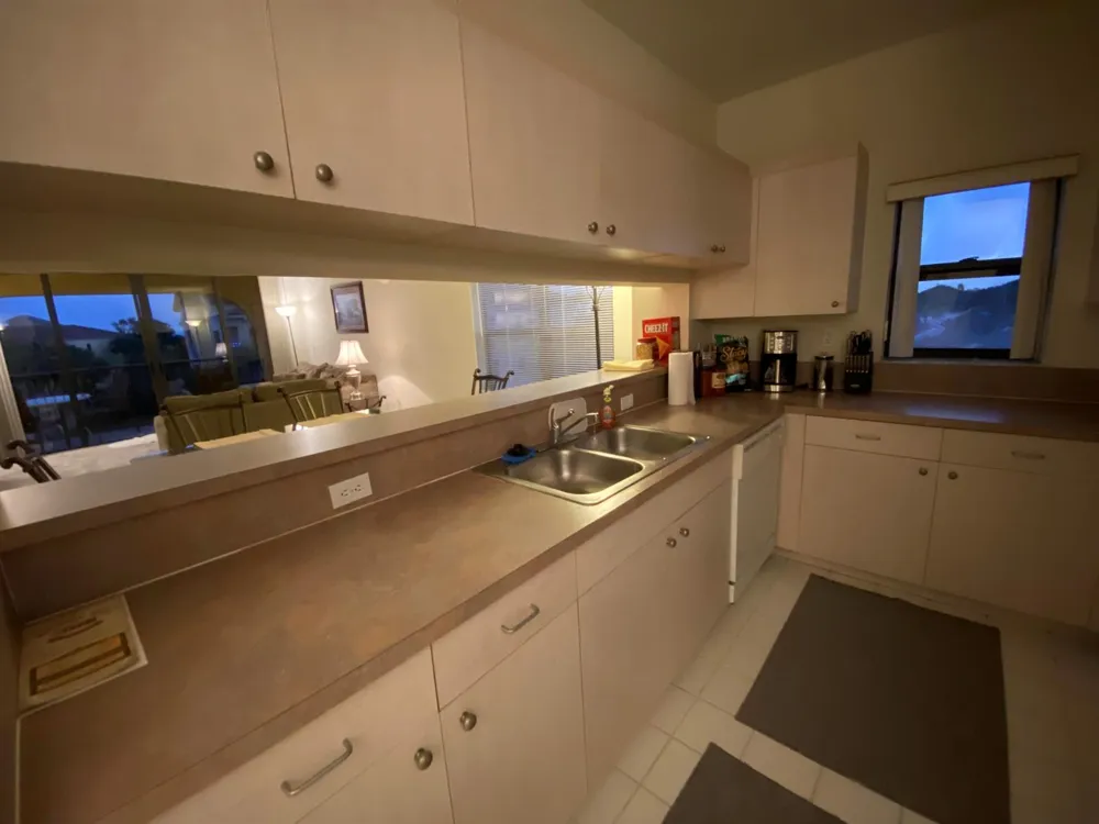 200 UNO LAGO DRIVE #405 Juno Beach, FL 33408
