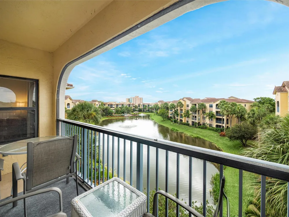 200 UNO LAGO DRIVE #405 Juno Beach, FL 33408