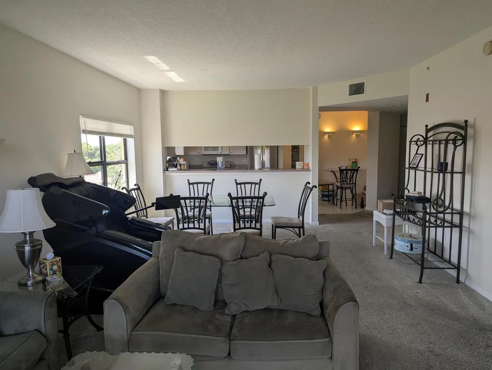 200 UNO LAGO DRIVE #405 Juno Beach, FL 33408