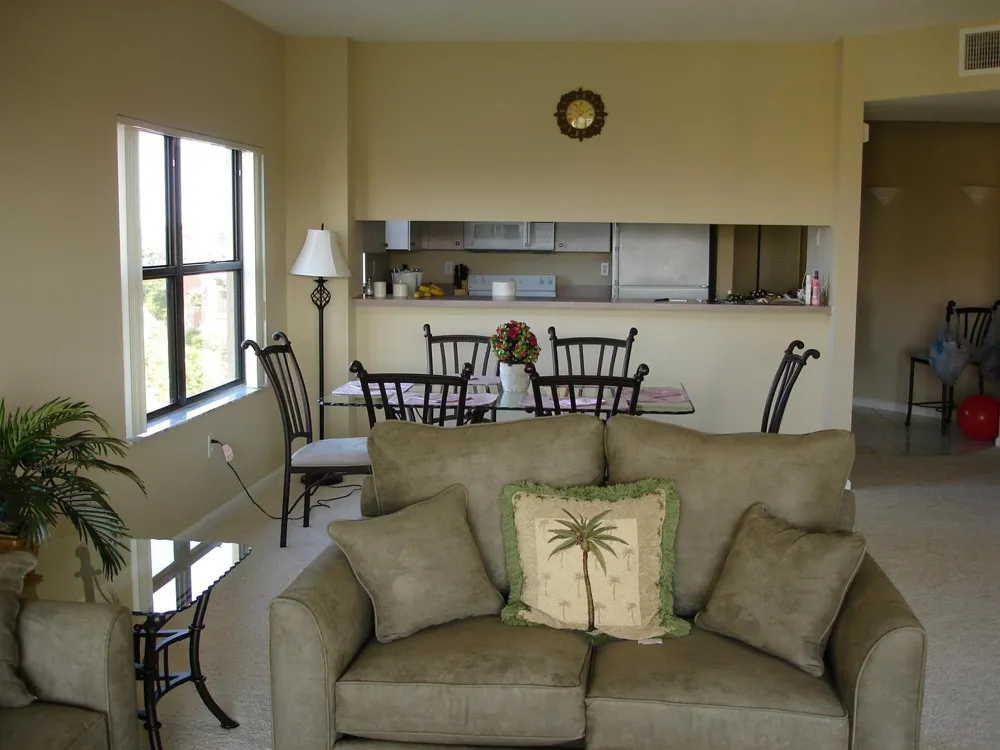 200 UNO LAGO DRIVE #405 Juno Beach, FL 33408