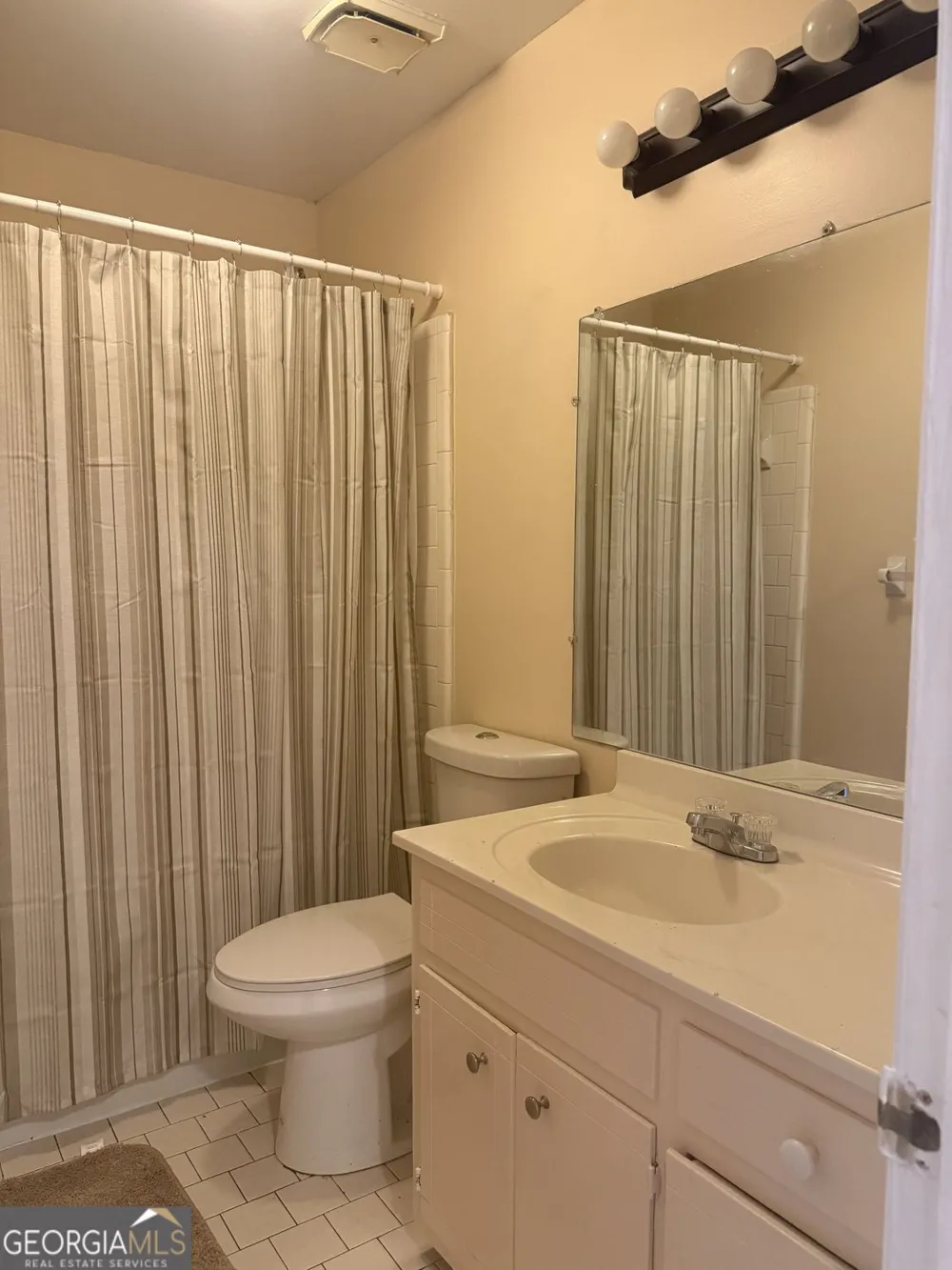 3730 Old Flowery Branch RD Oakwood, GA 30566