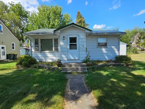 204 5th Avenue W