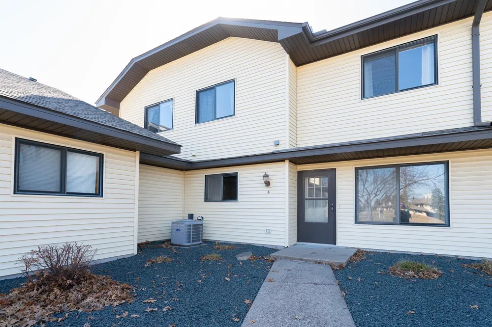 5425 Orleans Lane #6 Plymouth, MN 55442