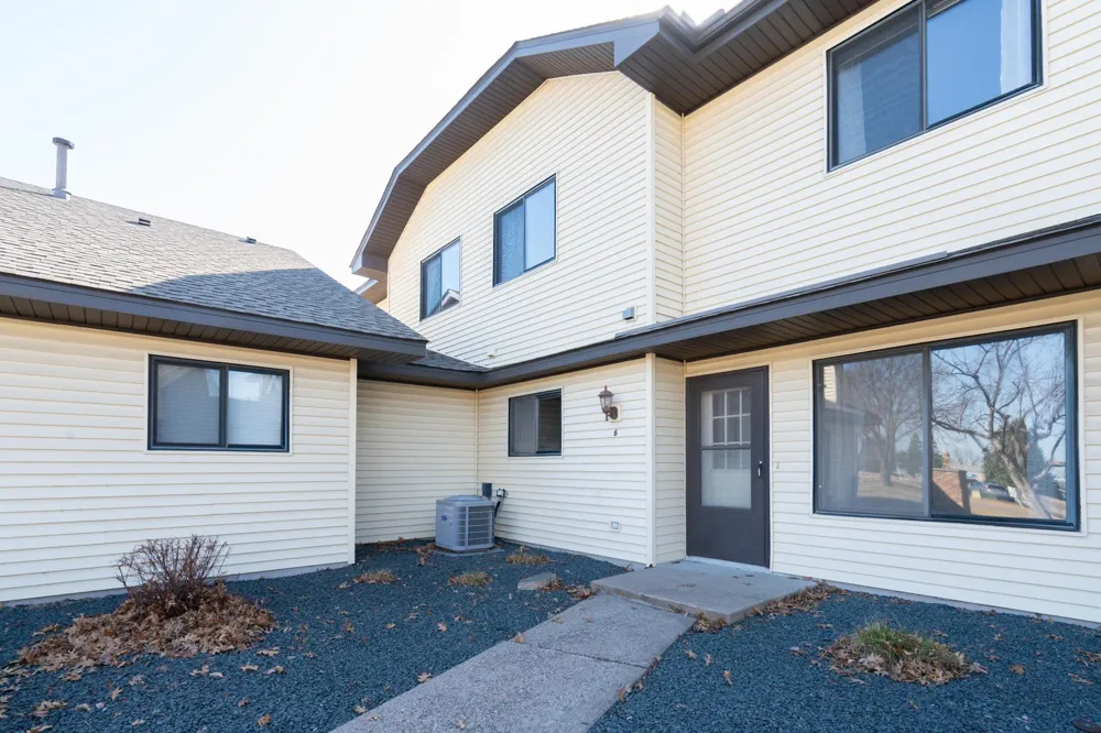 5425 Orleans Lane #6 Plymouth, MN 55442
