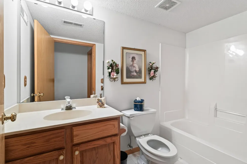 7867 Taylor Street NE Spring Lake Park, MN 55432