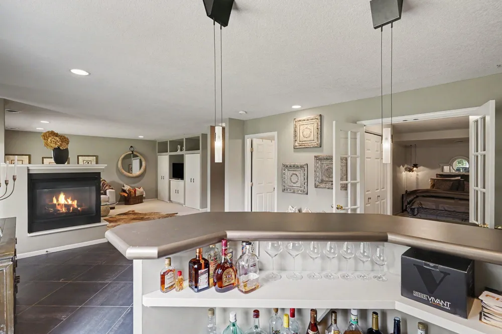 13815 Falcon Avenue Apple Valley, MN 55124