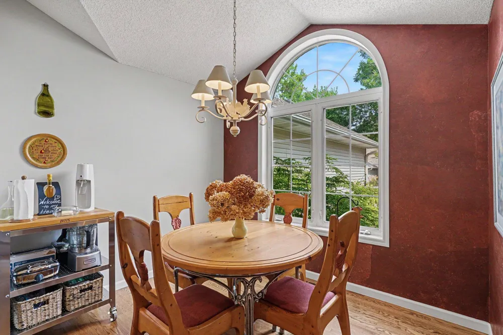 13815 Falcon Avenue Apple Valley, MN 55124