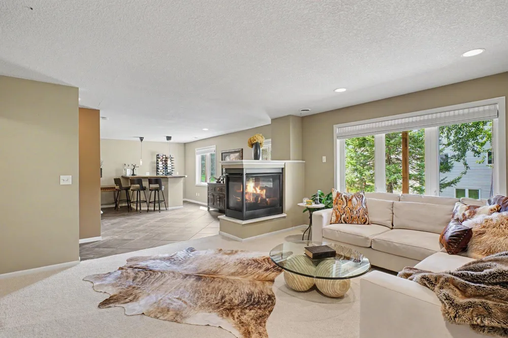 13815 Falcon Avenue Apple Valley, MN 55124