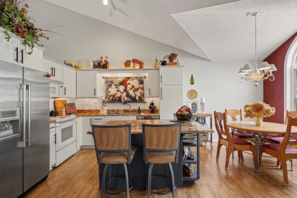 13815 Falcon Avenue Apple Valley, MN 55124