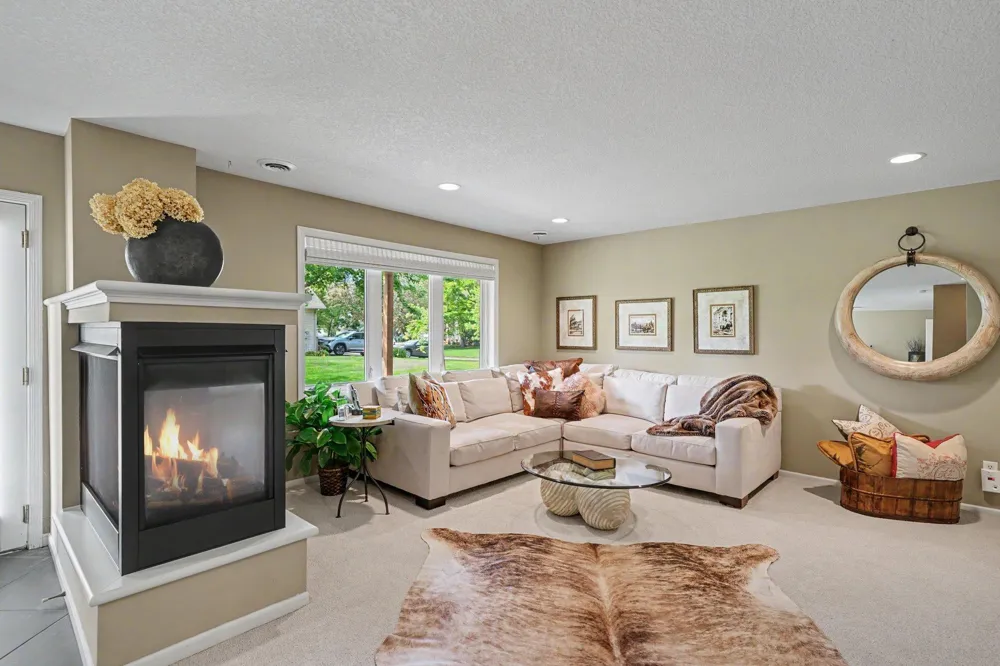 13815 Falcon Avenue Apple Valley, MN 55124