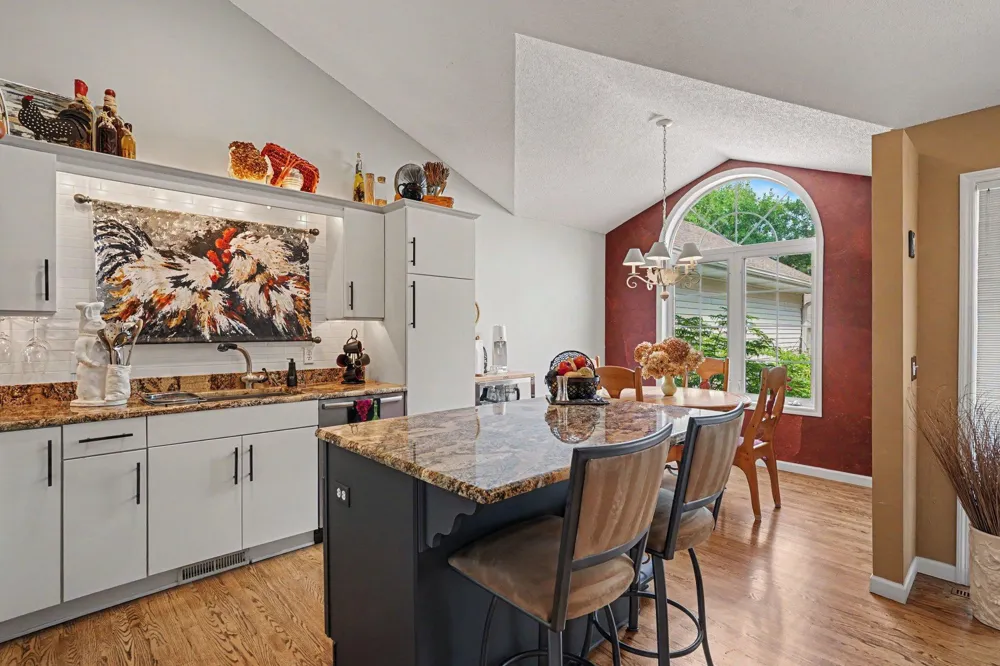13815 Falcon Avenue Apple Valley, MN 55124