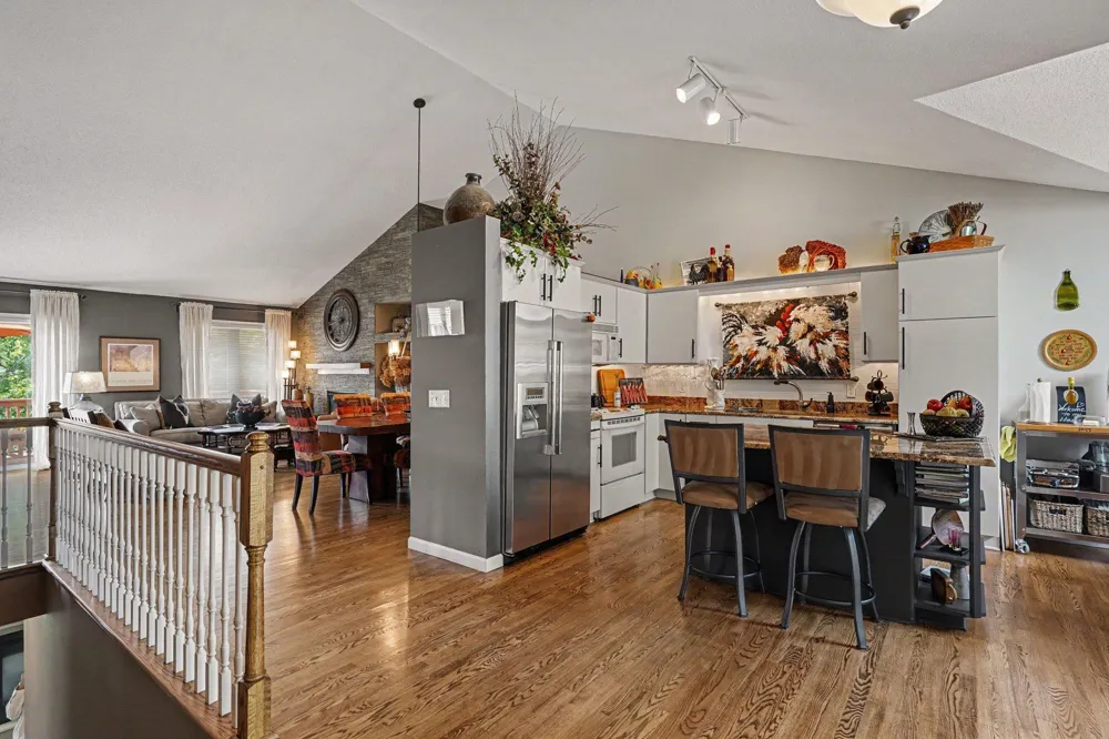 13815 Falcon Avenue Apple Valley, MN 55124
