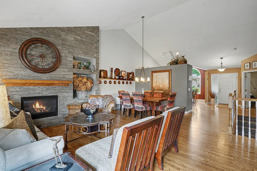 13815 Falcon Avenue Apple Valley, MN 55124