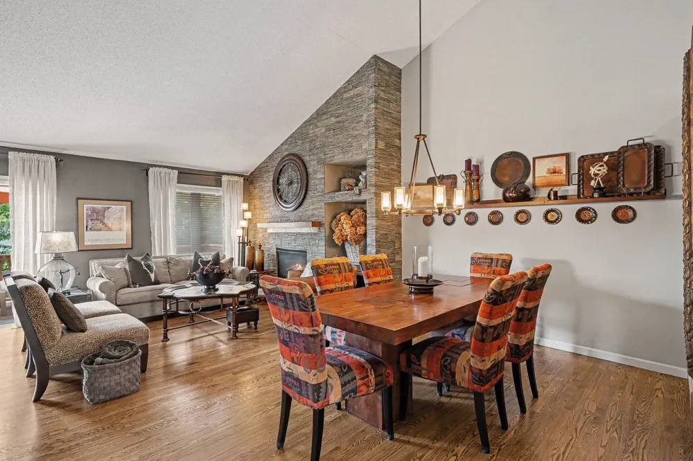 13815 Falcon Avenue Apple Valley, MN 55124