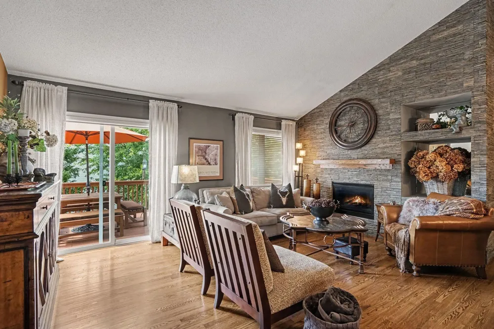 13815 Falcon Avenue Apple Valley, MN 55124